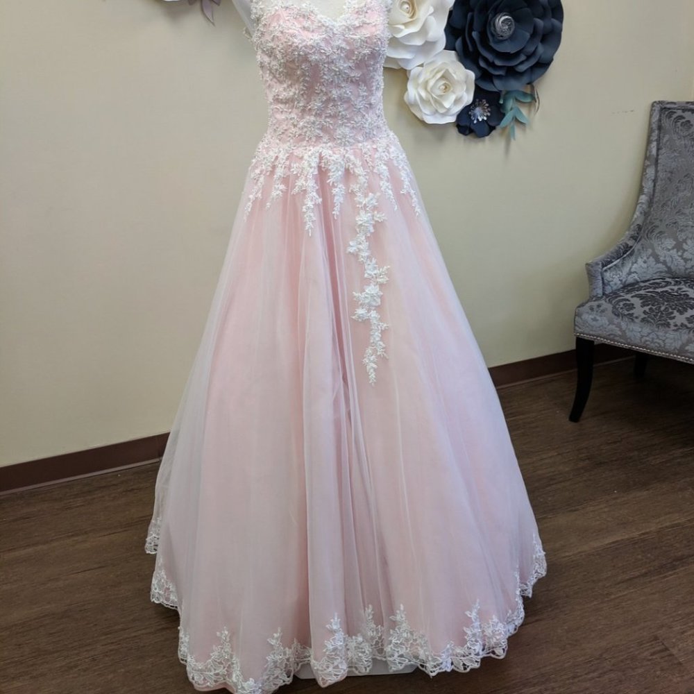 Wedding Dress Ball gown Size 14 Lace Pearl Detail Bridal Gown Pink Blush - Picture 4 of 7